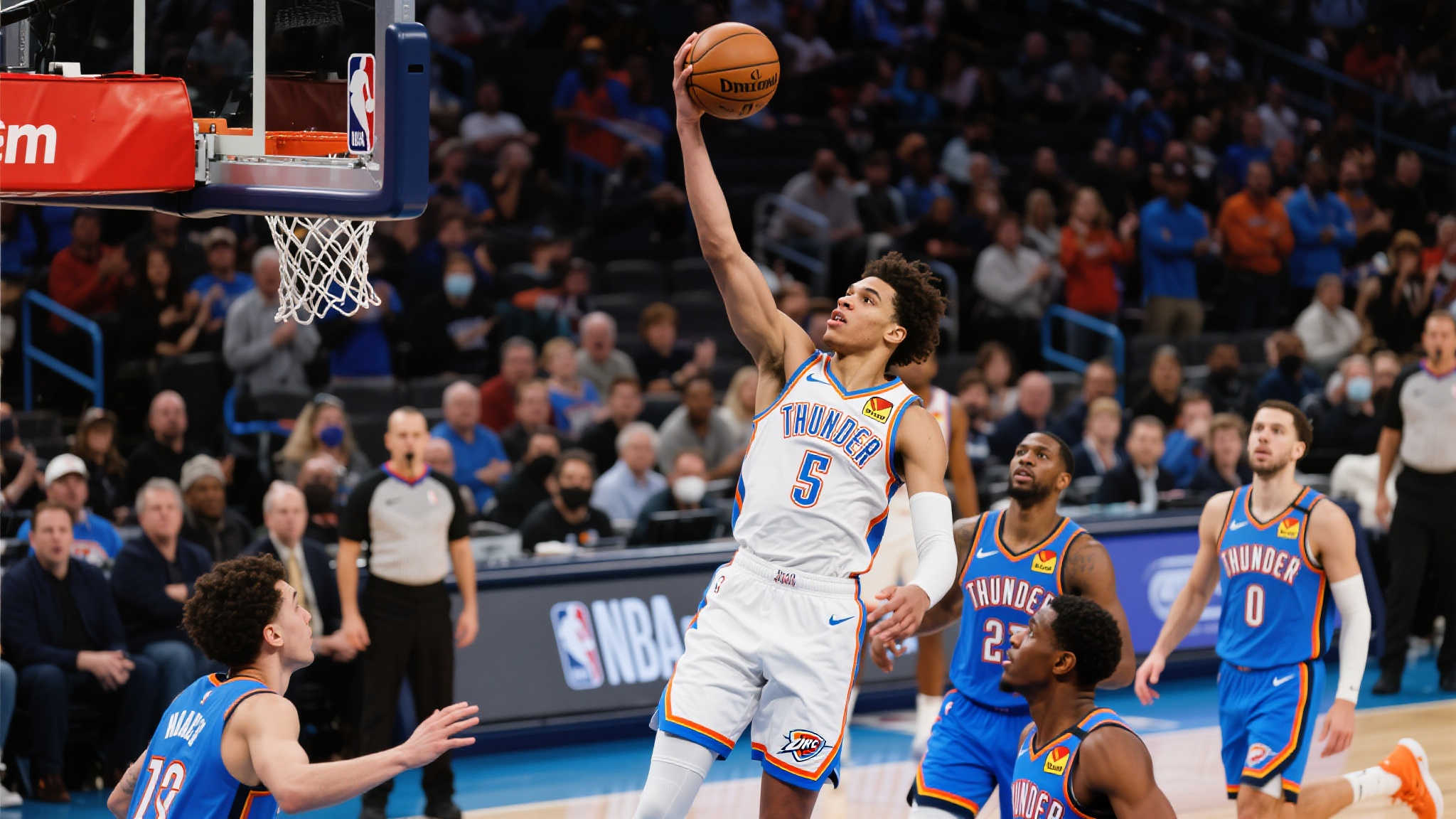 杰威远程制导,霍姆格伦单臂轰炸,雷霆末节握双位优势 杰威远程制导,霍姆格伦单臂轰炸,雷霆末节握双位优势